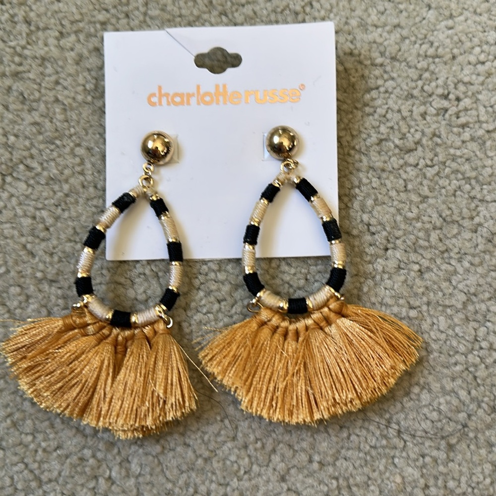 Earring - Picture 3 of 3